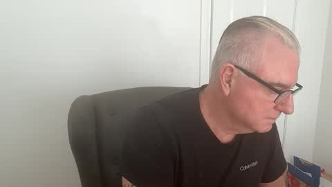 kiwicum169555 online show from May 7, 2:00 am