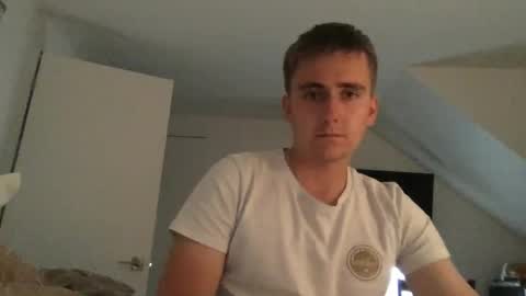 kiwiii762515 online show from May 1, 2:59 am