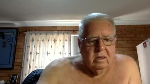 Aussiedude online show from January 12, 5:00 am