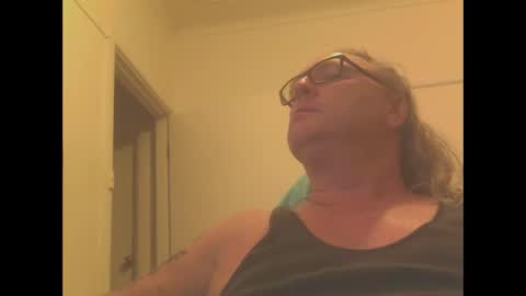 Snapshot of knobout chatting on December 3, 10:59 am knobout online show from December 3, 10:59 am