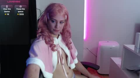 Snapshot of koneko_nya chatting on December 27, 5:59 pm  Riley  online show from December 27, 5:59 pm