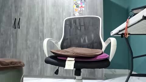 Koto Bombon online show from April 18, 1:07 am