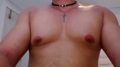 Snapshot of kristian_bi chatting on October 18, 10:15 pm Kristian Mendoza online show from October 18, 10:15 pm