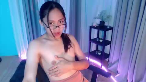 kristine_fox online show from May 24, 6:36 pm