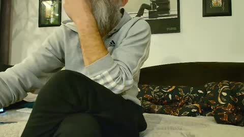 krummersaebel online show from February 1, 7:23 pm