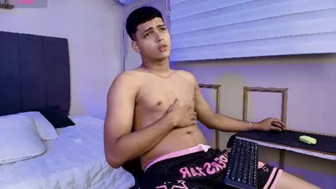Kyliam online show from July 19, 8:15 pm