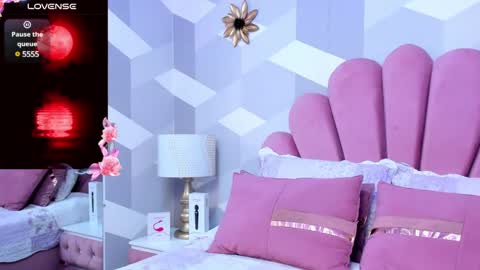 Kylie jl online show from February 14, 4:37 am