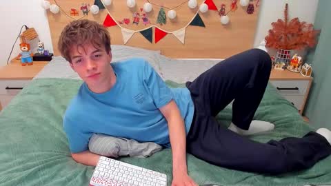 Fandi online show from December 15, 3:42 pm