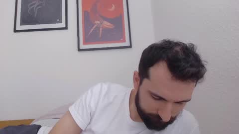 laraaan online show from March 27, 12:06 pm