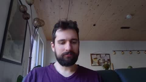 laraaan online show from April 6, 6:47 am