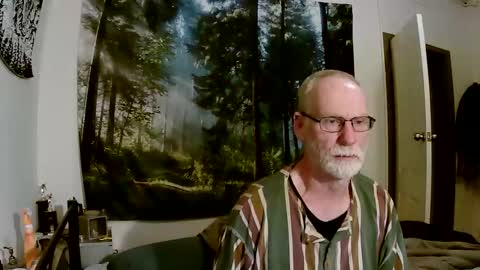 Snapshot of larbie chatting on October 22, 10:52 am Larbie online show from October 22, 10:52 am