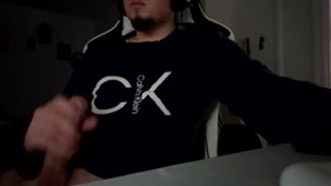 largedick1331 online show from December 18, 6:26 pm