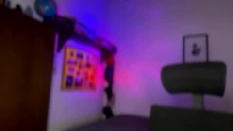 Snapshot of larry_jones chatting on January 29, 2:21 pm andrew online show from January 29, 2:21 pm