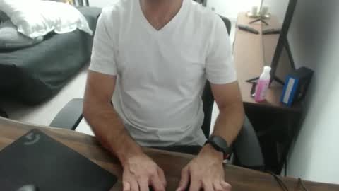 latexdave84 online show from March 3, 10:33 am