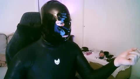 latexminheadroom online show from March 13, 6:54 am