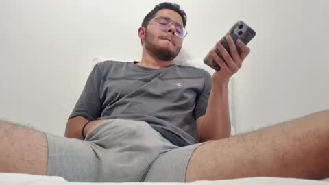 Latin edge online show from March 10, 8:23 pm