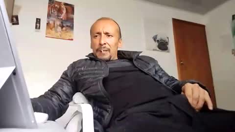 latinhardfucker1980 online show from January 15, 12:04 pm