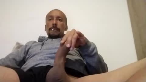 latinhardfuker1980 online show from February 6, 9:22 am