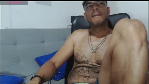 latinmartin254 online show from June 3, 12:34 am