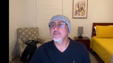 QS - INDEPENDENT MODEL online show from December 2, 4:48 am