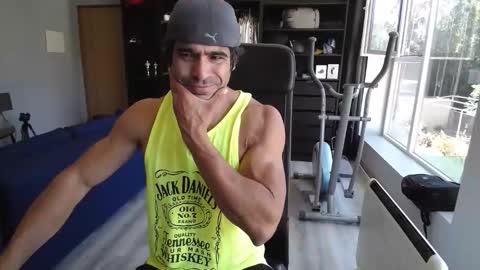Snapshot of latino23bom chatting on October 13, 10:21 am sam online show from October 13, 10:21 am