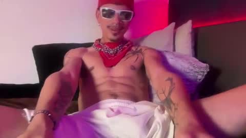 latinprincee online show from April 26, 5:32 pm