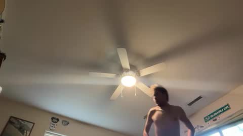 lausfavorite online show from November 16, 10:01 pm