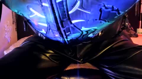 leatherdude69 online show from January 30, 1:00 am