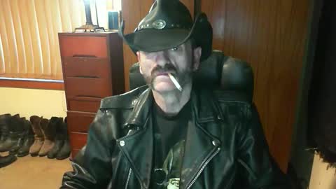 leathergreaser online show from April 13, 7:31 am