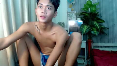 Snapshot of leemoreno18 chatting on October 9, 4:17 am leemoreno18 online show from October 9, 4:17 am