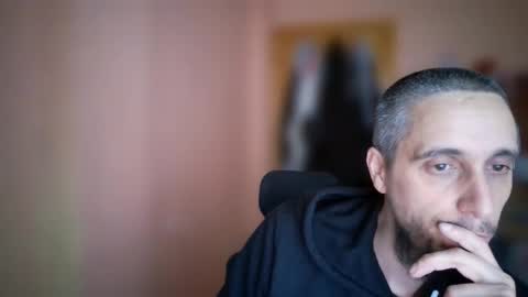 lefrenchiies online show from April 1, 8:49 am