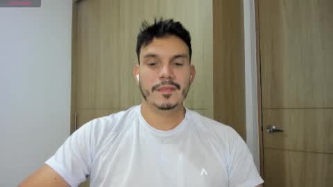 Snapshot of legolas_15 chatting on October 3, 1:32 am Alejandro online show from October 3, 1:32 am
