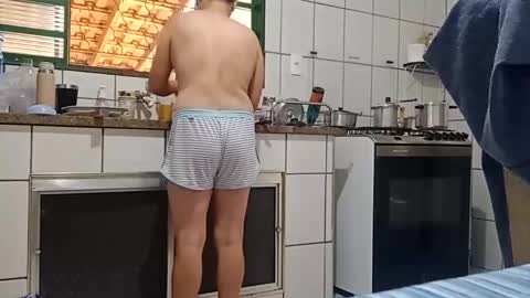 Snapshot of lelefiel chatting on October 30, 4:41 pm Pequeno Urso online show from October 30, 4:41 pm