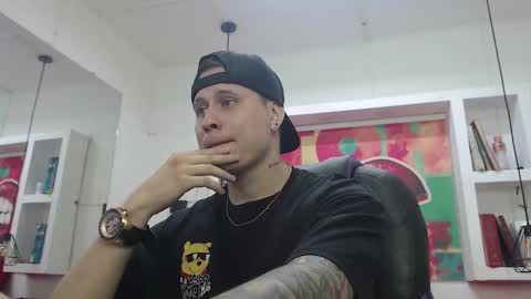 Yesid online show from February 9, 1:35 pm