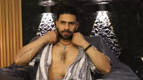 Leo  Diaz online show from February 13, 3:35 am