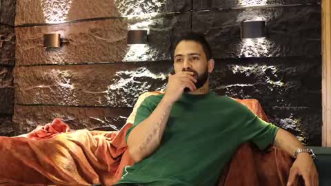 Snapshot of leo_diaz01 chatting on October 19, 12:37 am Leo Diaz online show from October 19, 12:37 am