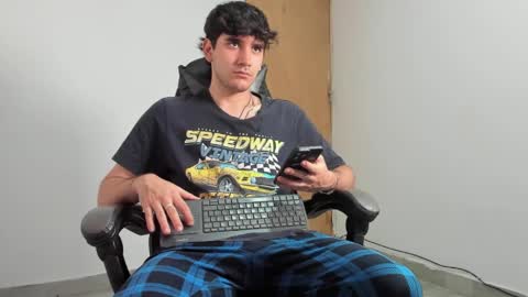 Leo Jones online show from April 4, 12:29 am