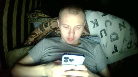 Snapshot of leo_timm chatting on October 4, 11:31 pm leo_timm online show from October 4, 11:31 pm