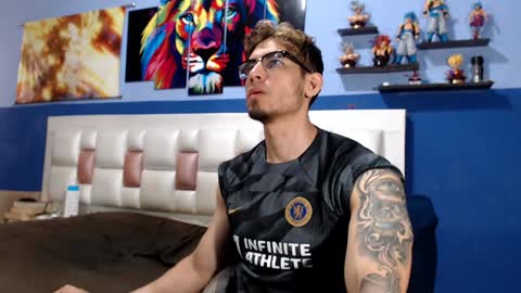 Snapshot of leo_tyrone chatting on December 3, 5:23 pm Leo online show from December 3, 5:23 pm