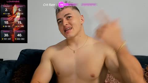 Snapshot of leon_ssmoron chatting on December 22, 10:06 am Leon Smoron online show from December 22, 10:06 am