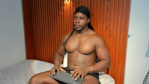 Leandro jones online show from November 6, 3:09 am