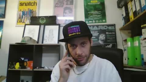 leonidascum online show from April 29, 5:52 pm