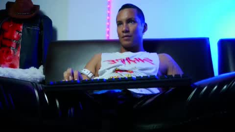 Lenardo jaramillo online show from December 19, 10:13 am