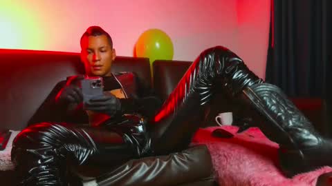 Lenardo jaramillo online show from February 15, 9:16 am