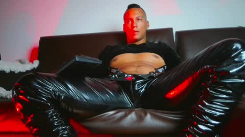 Lenardo jaramillo online show from February 2, 10:46 am