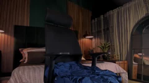 Snapshot of leosalvatore_ chatting on January 24, 3:32 am Leo Salvatore online show from January 24, 3:32 am
