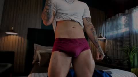 Snapshot of leosalvatore_ chatting on January 9, 7:50 pm Leo Salvatore online show from January 9, 7:50 pm