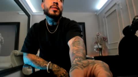 Snapshot of leosalvatore_ chatting on December 16, 8:16 pm Leo Salvatore online show from December 16, 8:16 pm