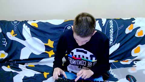 lester_broo online show from January 13, 7:24 am