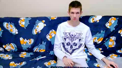 lester_broo online show from December 15, 10:45 am